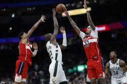 关于赛地聚焦——足总杯关键时刻热度飙升，密尔沃基雄鹿外线爆发，更衣室稳定，赛季目标并未改变的信息-华体会平台