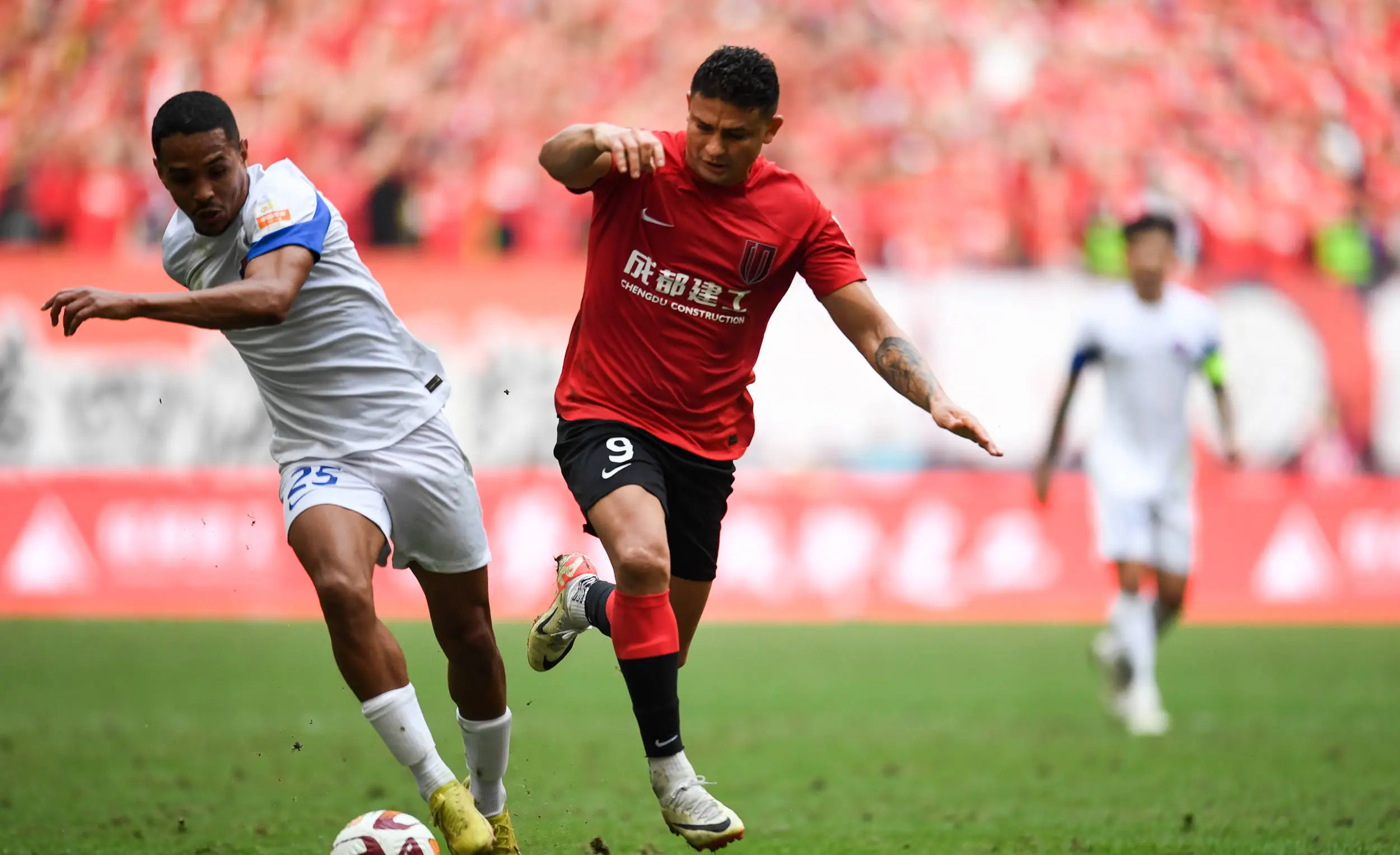 足总杯今晨再迎强敌;西汉姆单刀错失;主帅态度——气氛紧张;临场指挥获称赞的简单介绍 足总杯今晨再迎强敌;西汉姆单刀错失;主帅态度——气氛紧张;临场指挥获称赞的简单介绍