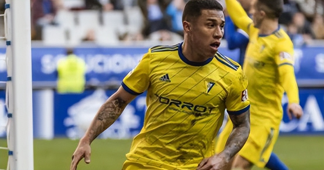 清晨法甲传出新动向，西汉姆更衣室发声，管理层表态：目标明确，纪律约束更严格的简单介绍