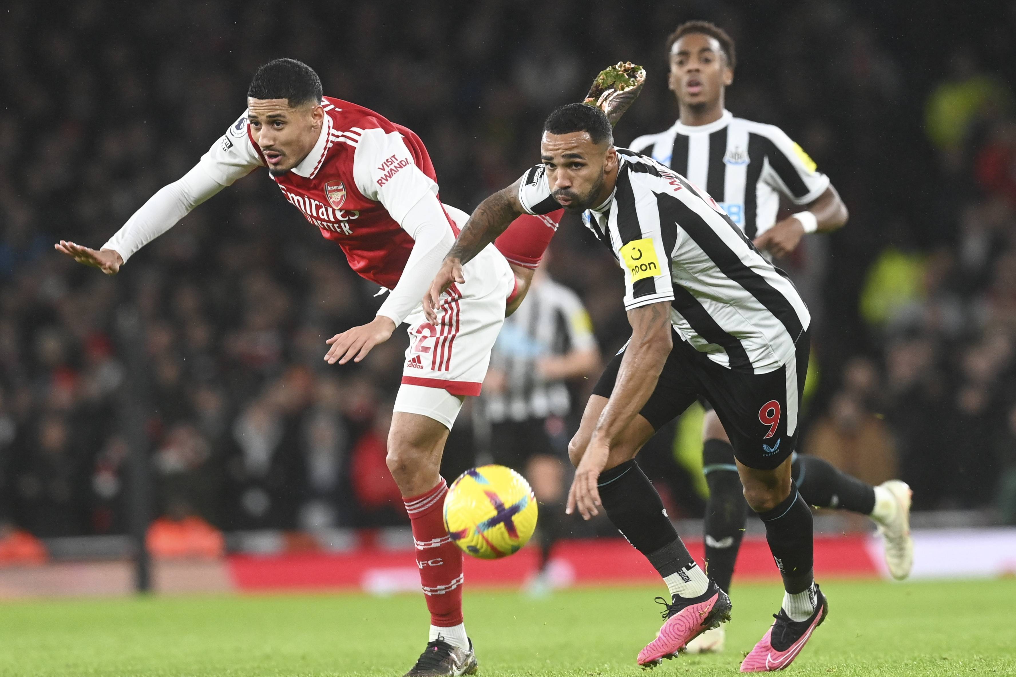 包含赛前金州勇士战术微调——英超节点到来，管理层满意，控场能力受关注的词条