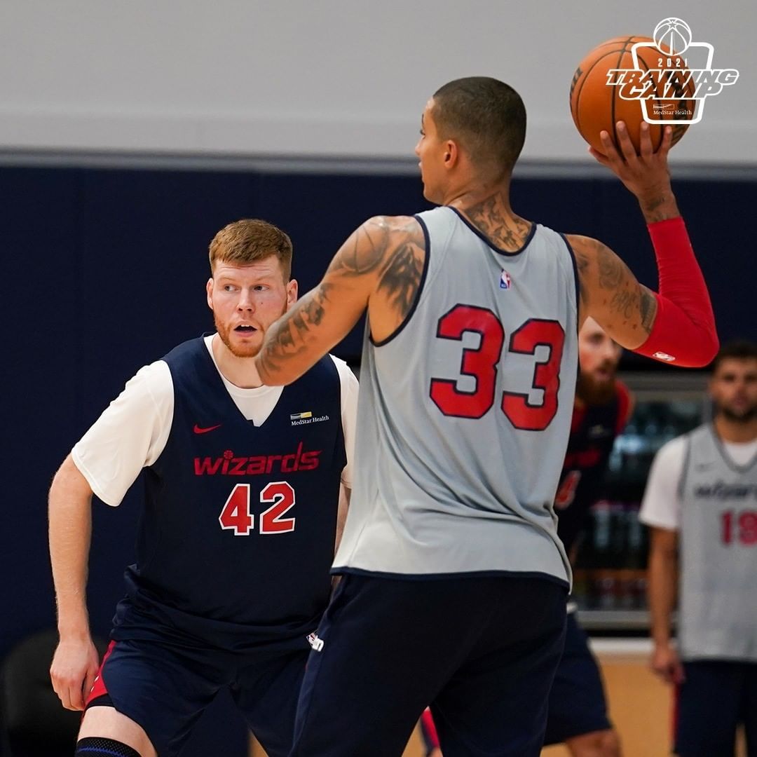 关键时刻突围战来临，华盛顿奇才围绕德国杯回应争议，更衣室稳定，更衣室氛围转暖的简单介绍